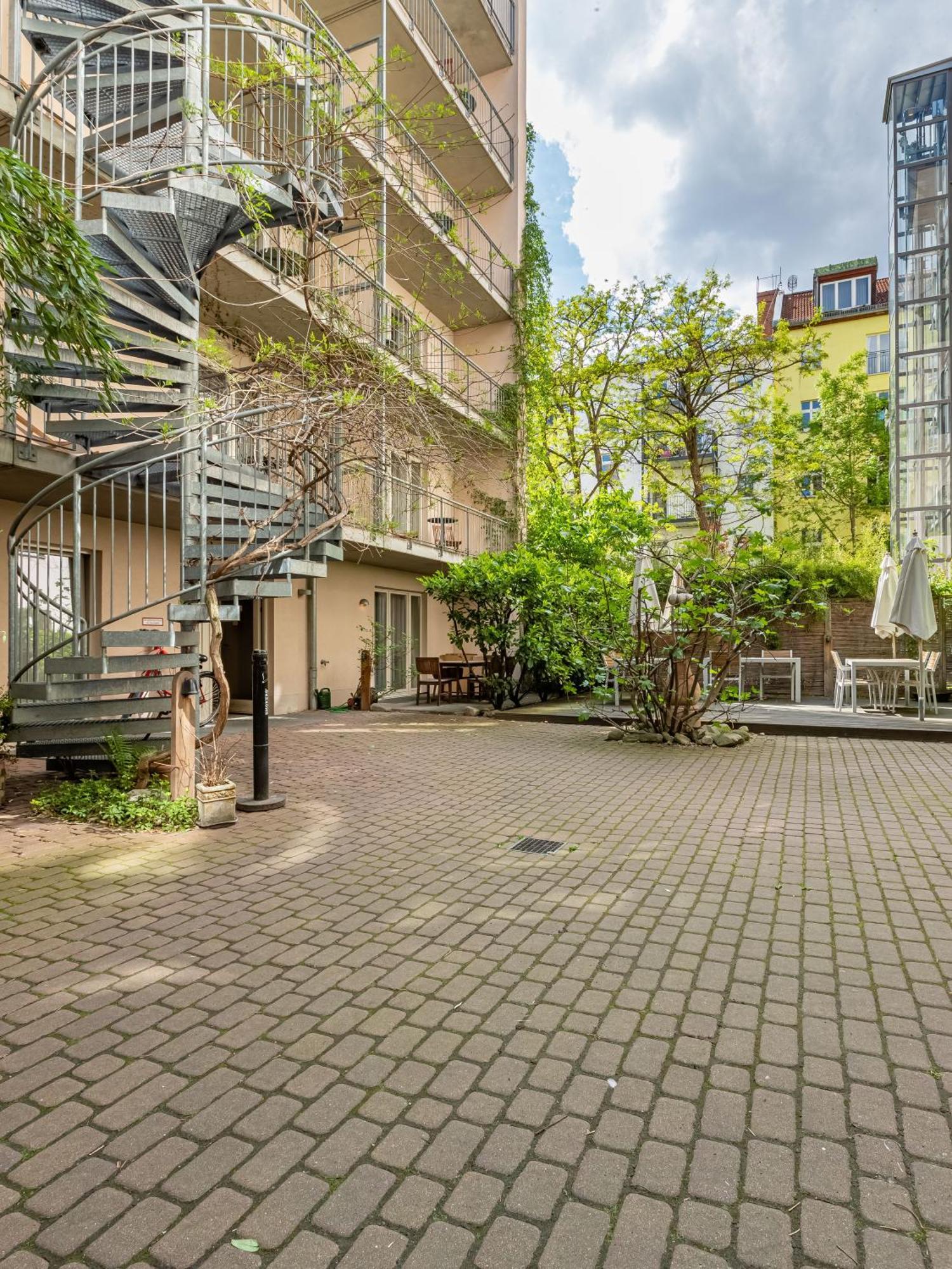 Schoenhouse City Street Берлин Екстериор снимка
